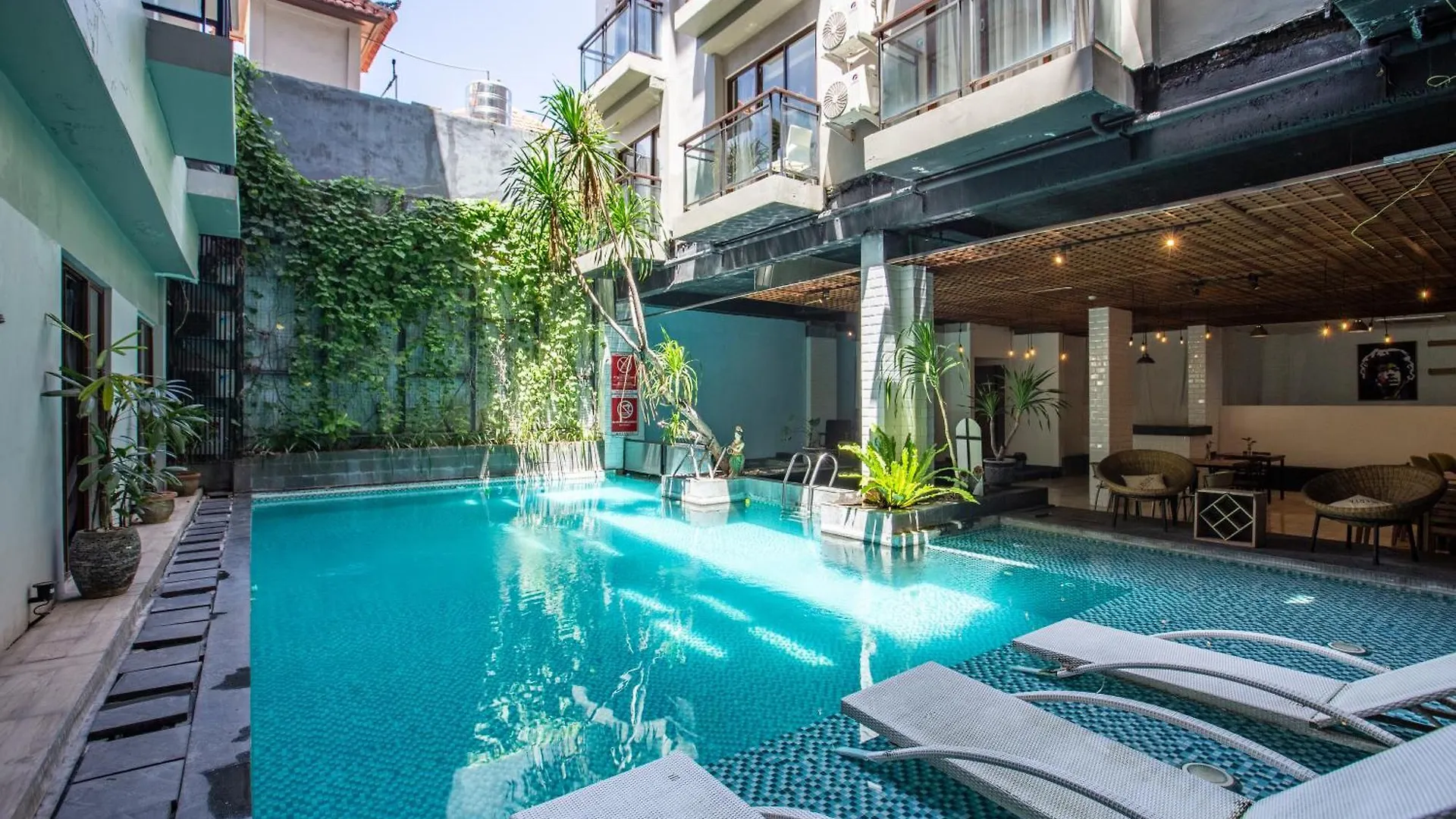Liberta Seminyak Hotel